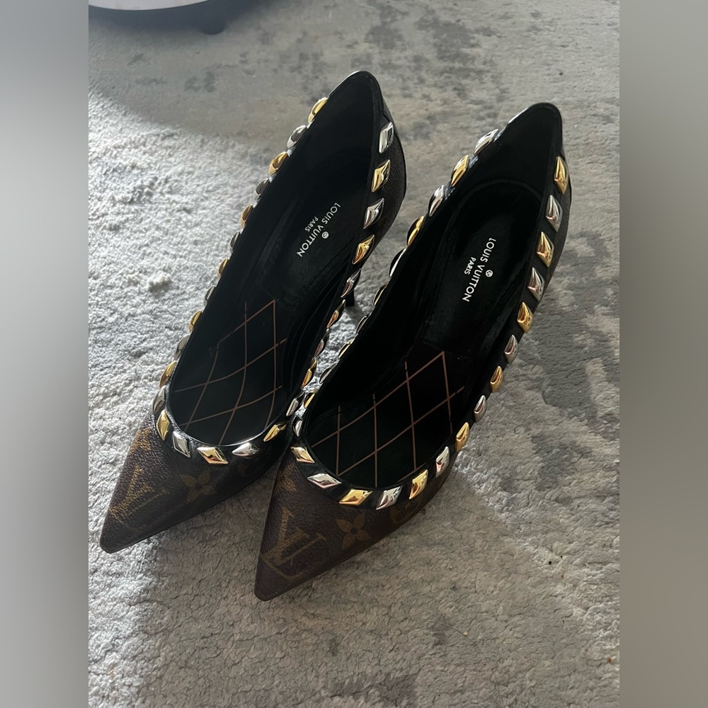 Louis Vuitton Monogram pumps heels